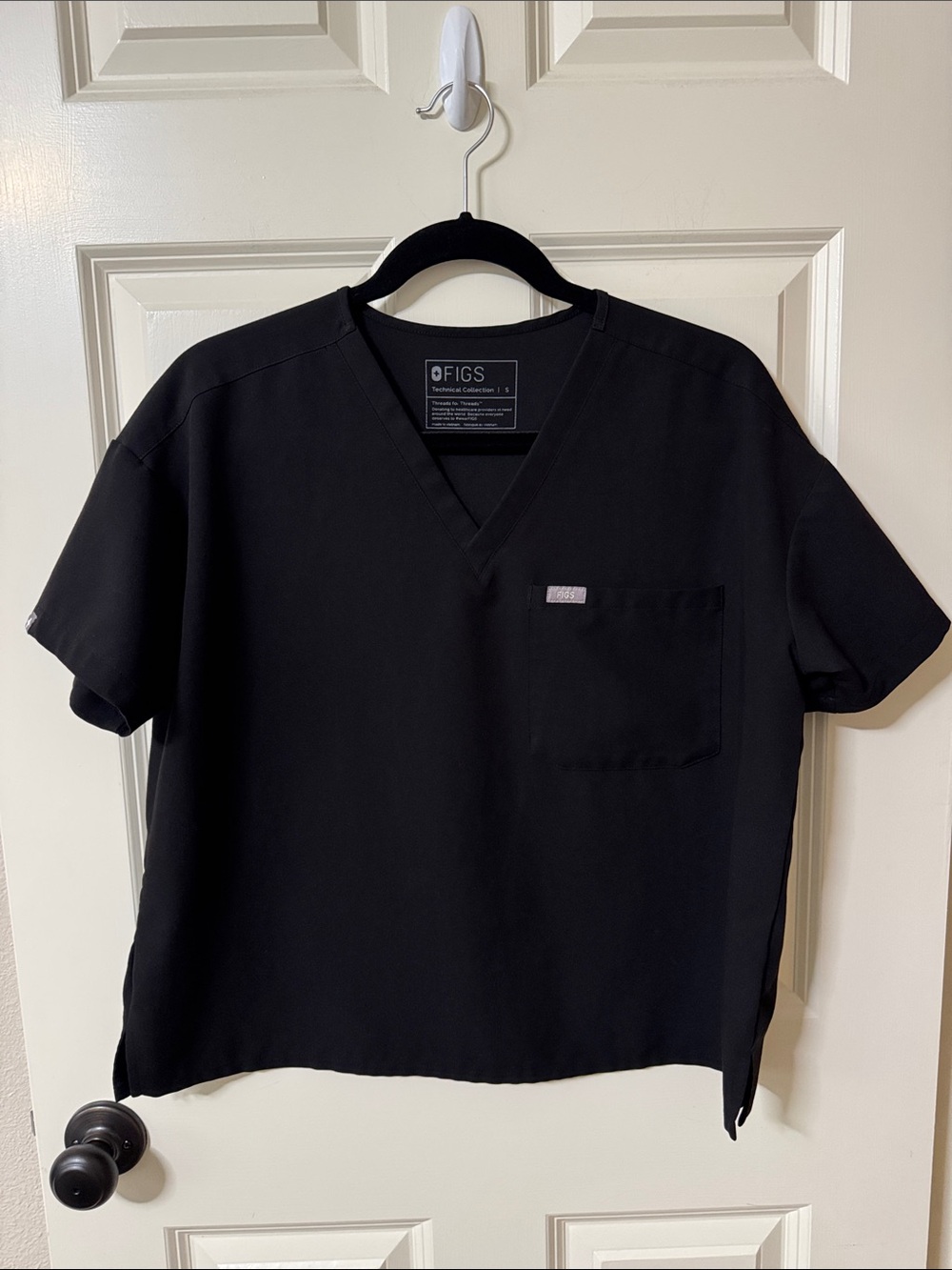 Figs Men's Black V-Neck Work Top